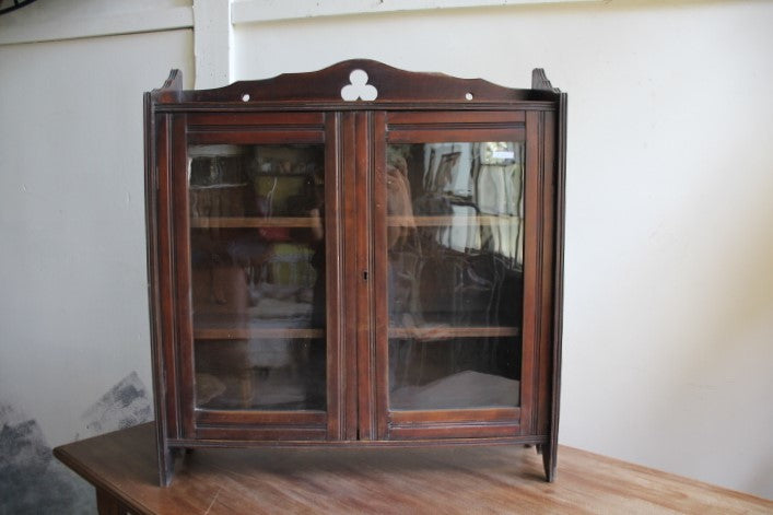 ガラスキャビネット