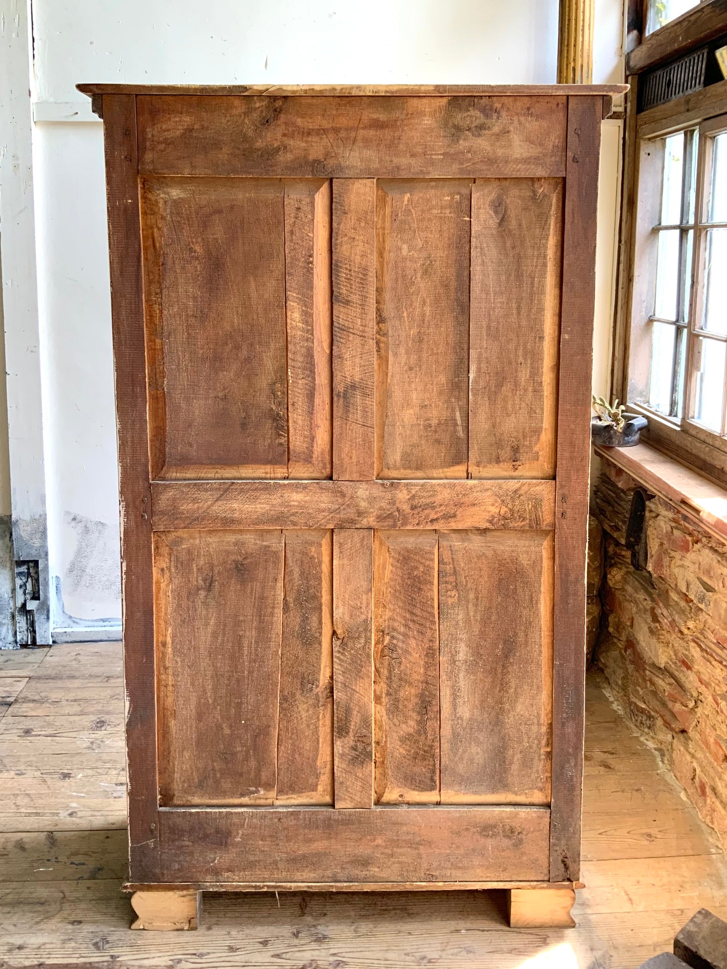 オールドパインガラスキャビネット