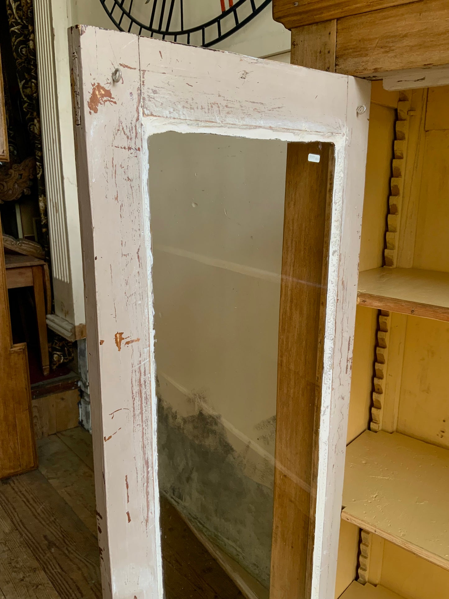 オールドパインガラスキャビネット