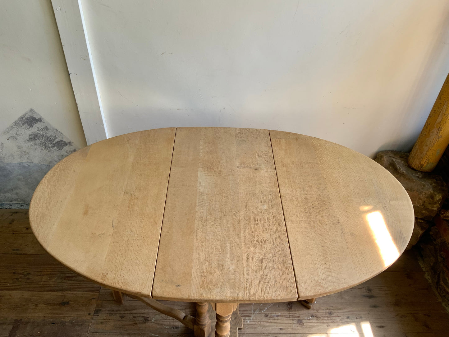 ゲートレッグテーブル