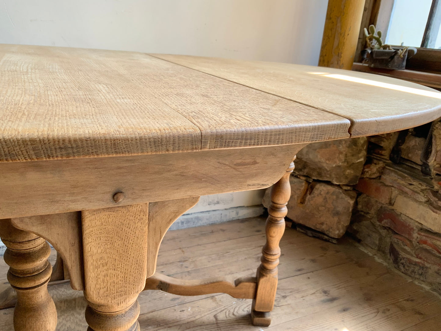 ゲートレッグテーブル