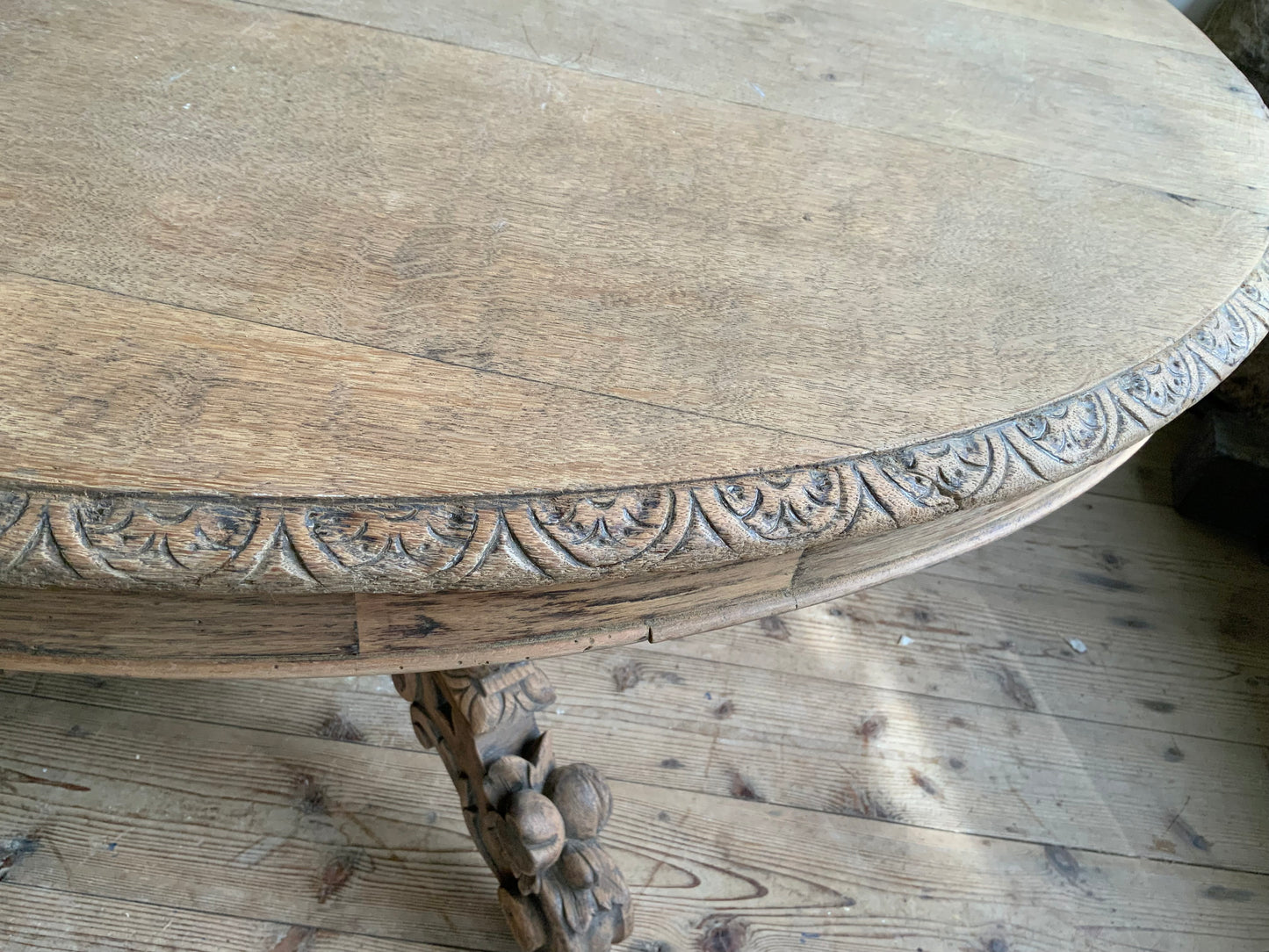 オーバルテーブル