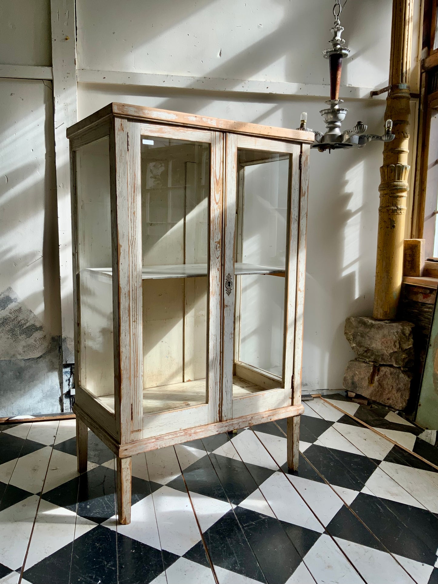 ガラスキャビネット