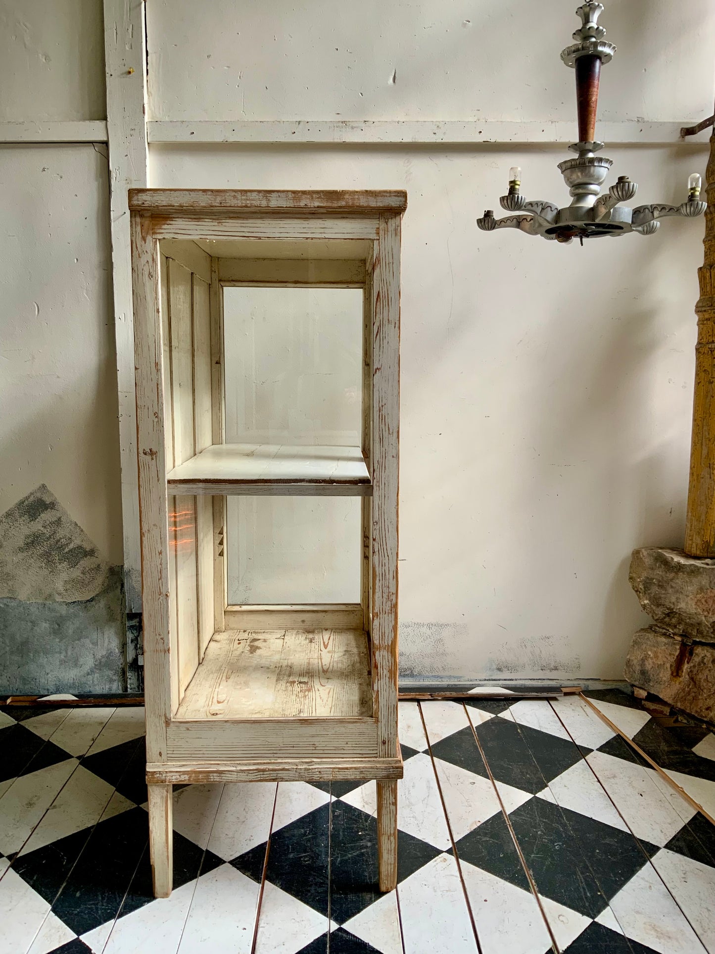 ガラスキャビネット