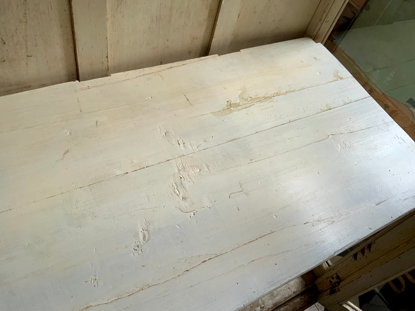 ガラスキャビネット